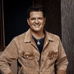 Carlos Vives suites and premium seating