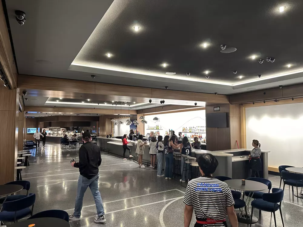 Floor 25, Row F representative photo