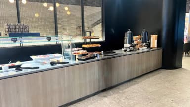 Pier Club 33, Row A representative photo